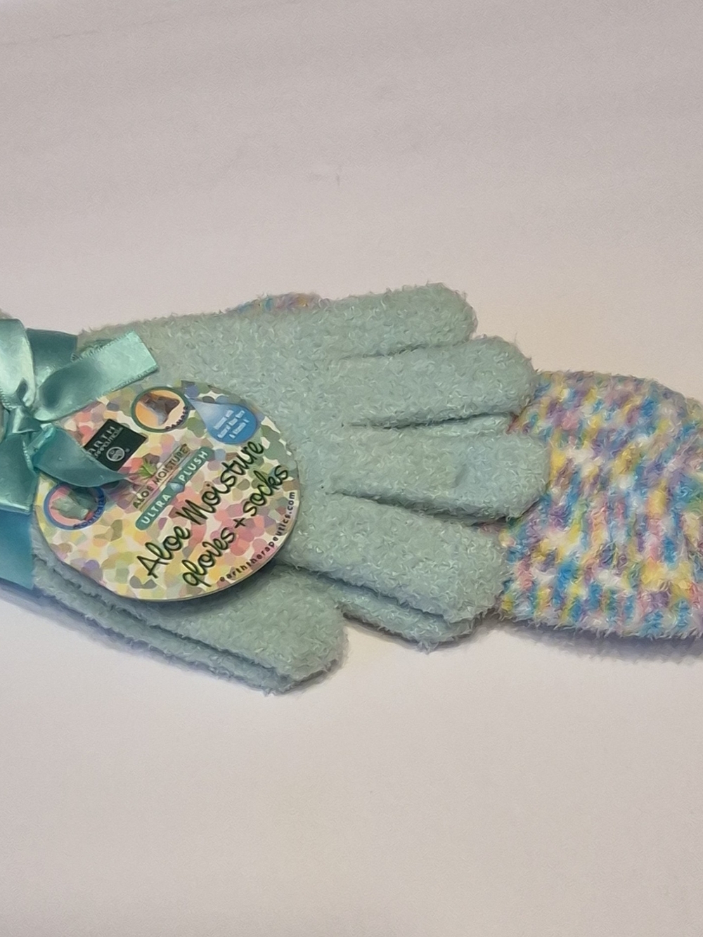 Aloe Moisture Ultra Plush Gloves & Socks - Mint/Multicolored